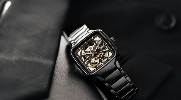 雷达手表表盘有划痕解决方法是什么 雷达手表表盘有划痕解决方法是什么